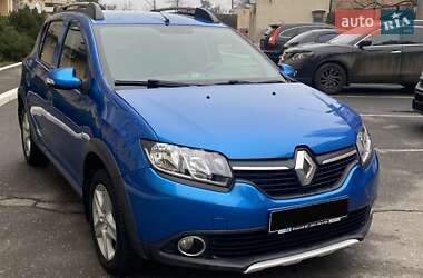 Позашляховик / Кросовер Renault Sandero StepWay 2015 в Харкові