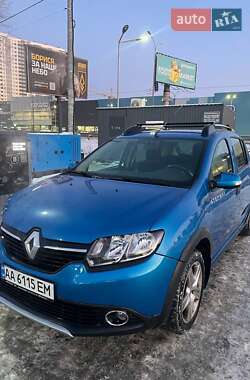 Хэтчбек Renault Sandero StepWay 2015 в Киеве
