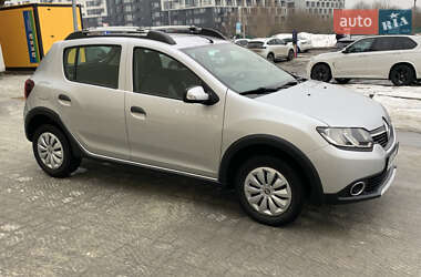 Внедорожник / Кроссовер Renault Sandero StepWay 2015 в Львове