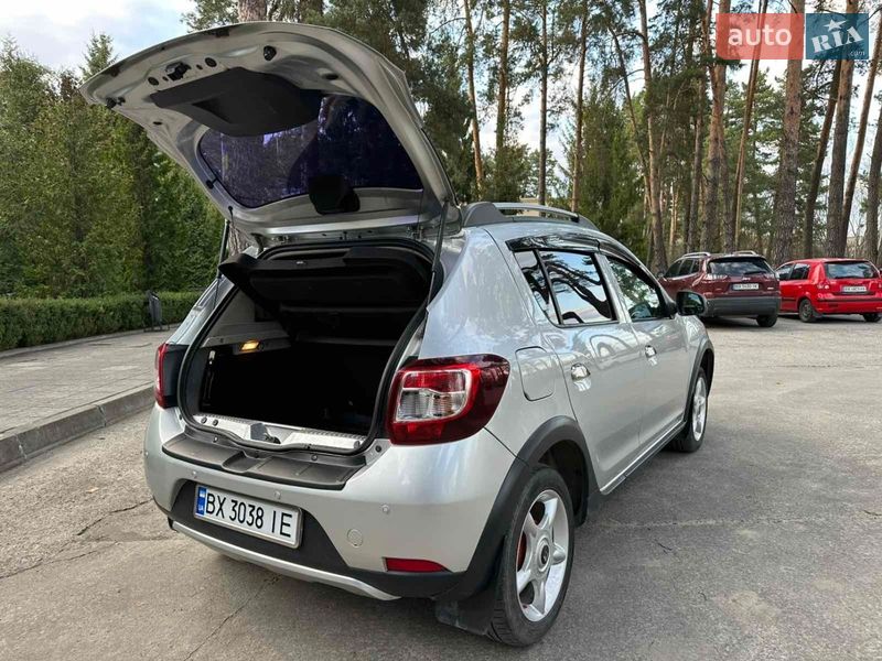 Позашляховик / Кросовер Renault Sandero StepWay 2013 в Нетішині