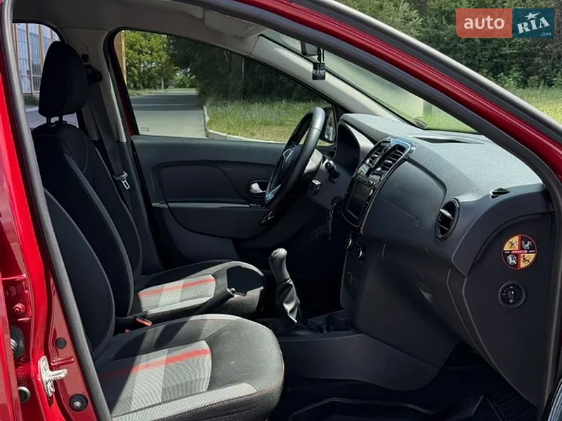 Renault Sandero StepWay 2019 VIN VF15SRCLC63134615 фото оголошення 31 з 77