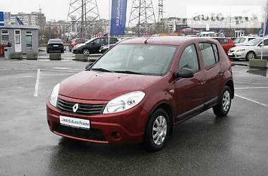 Renault Sandero 2011