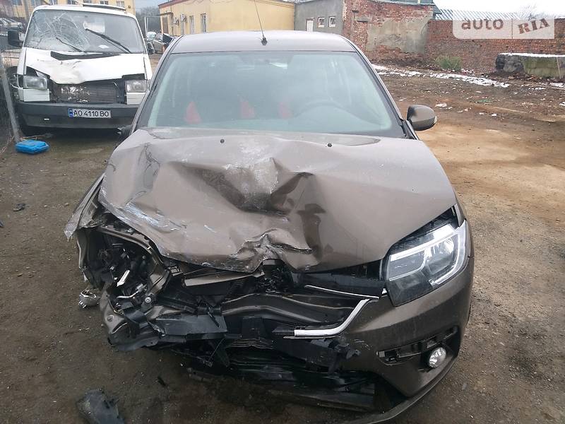 Хетчбек Renault Sandero 2019 в 