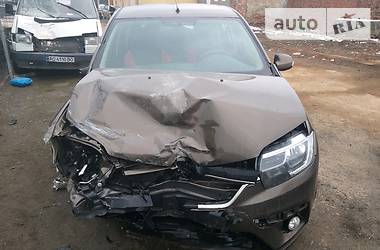 Хетчбек Renault Sandero 2019 в 