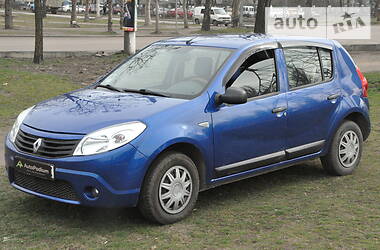 Renault Sandero 2010