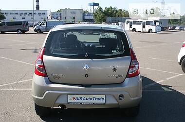 Хэтчбек Renault Sandero 2010 в Киеве