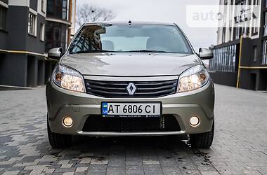 Хэтчбек Renault Sandero 2011 в Ивано-Франковске