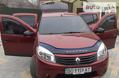 Renault Sandero 2011