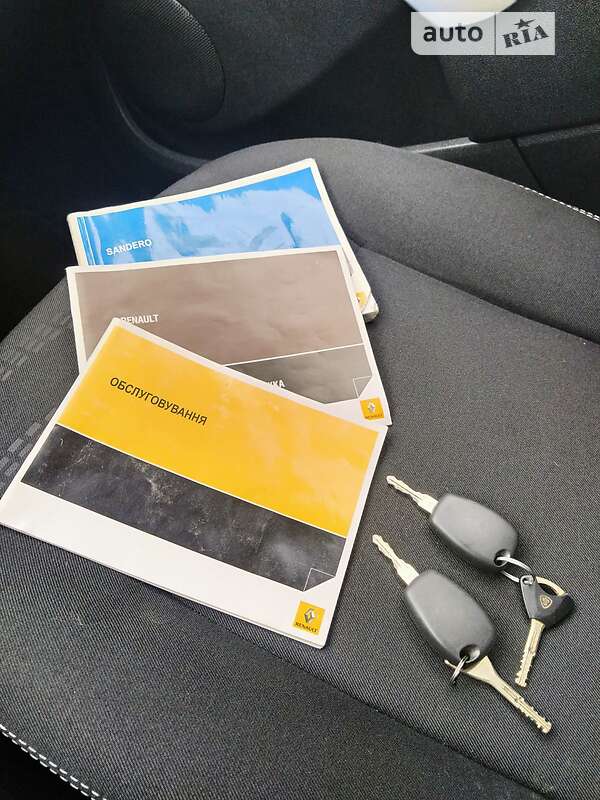 Хэтчбек Renault Sandero 2012 в Ахтырке