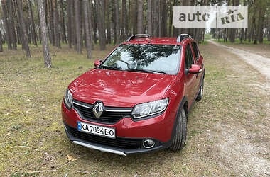 Внедорожник / Кроссовер Renault Sandero 2013 в Лебедине