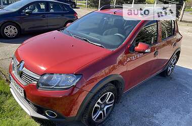 Renault Sandero 2015