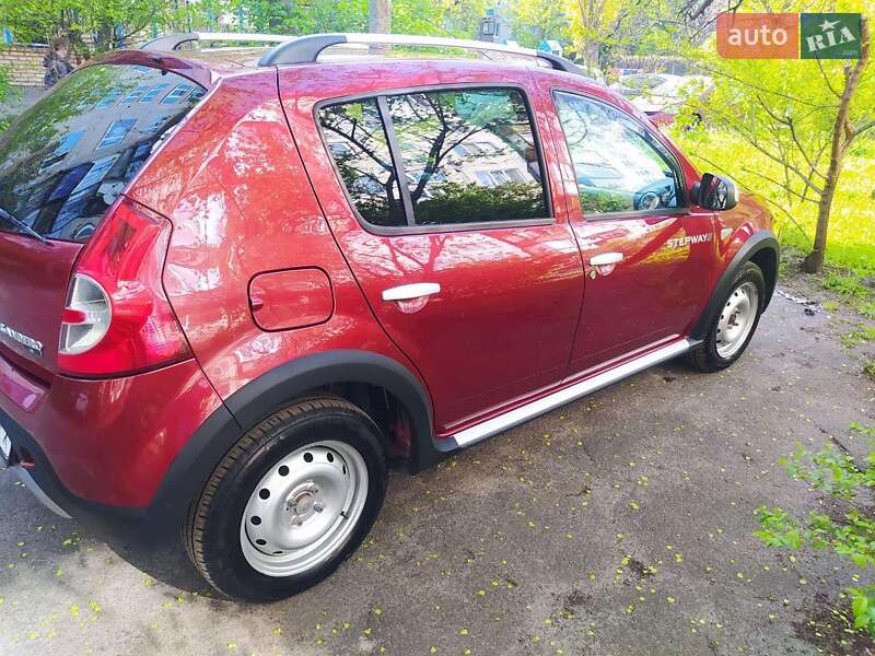 Хетчбек Renault Sandero 2012 в Краматорську