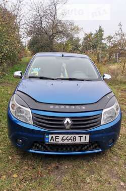 Renault Sandero 2011