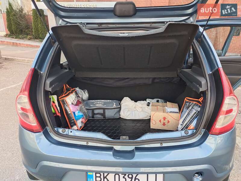 Хэтчбек Renault Sandero 2010 в Одессе