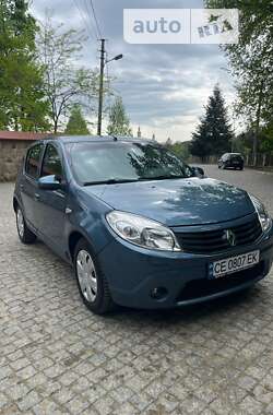 Хэтчбек Renault Sandero 2012 в Черновцах