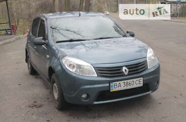 Renault Sandero 2011