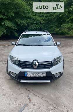 Хетчбек Renault Sandero 2017 в Львові