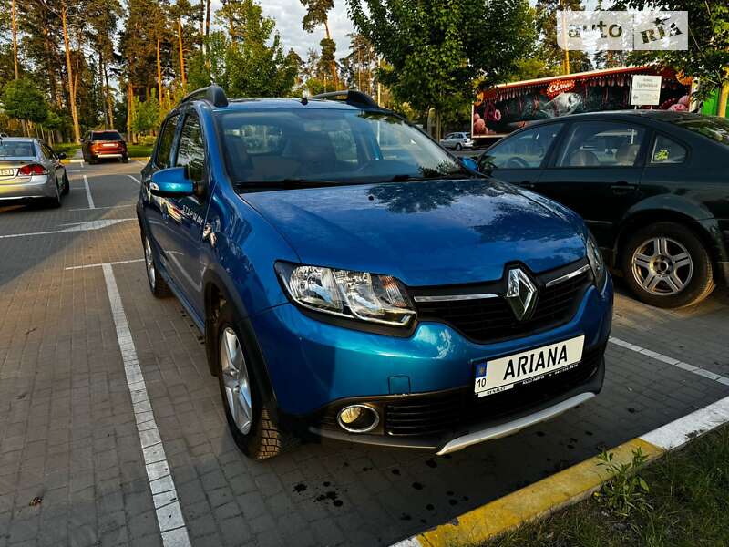 Хэтчбек Renault Sandero 2016 в Буче