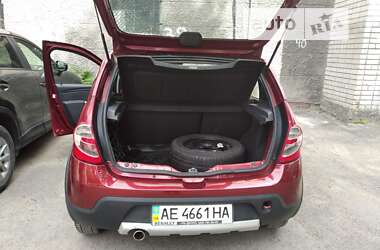 Хетчбек Renault Sandero 2012 в Дніпрі