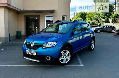 Renault Sandero 2015