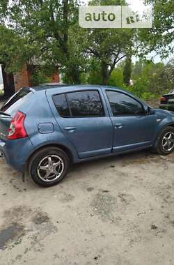 Хетчбек Renault Sandero 2011 в Ніжині