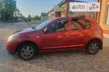 Renault Sandero 2011