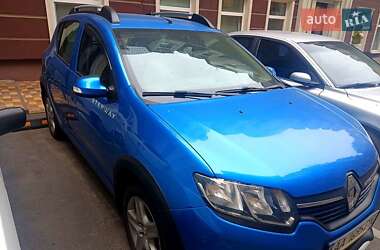 Хэтчбек Renault Sandero 2016 в 