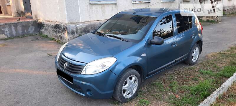 Хэтчбек Renault Sandero 2010 в Тульчине