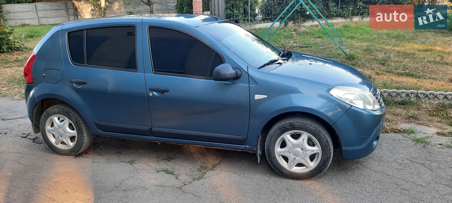 2010 Renault Sandero - мініатюра 2
