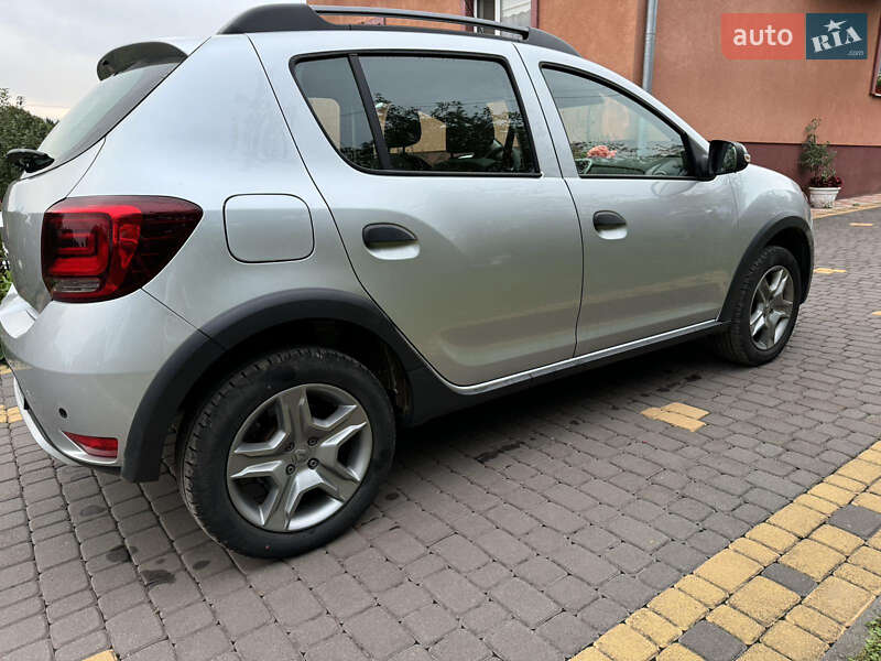 Хэтчбек Renault Sandero 2021 в Львове
