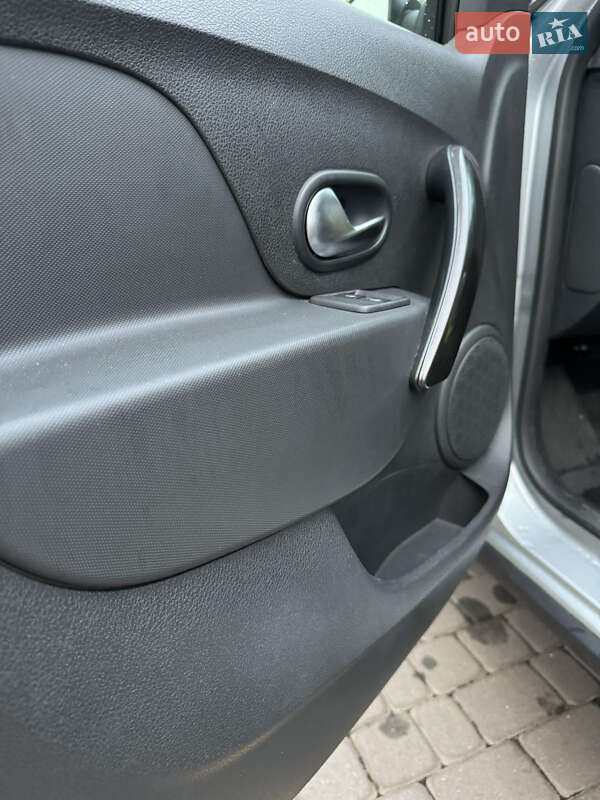 Хэтчбек Renault Sandero 2021 в Львове
