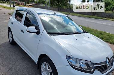 Хэтчбек Renault Sandero 2016 в Чернигове