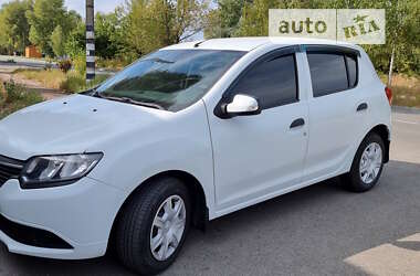 Renault Sandero 2015