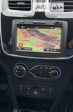Хэтчбек Renault Sandero 2019 в 