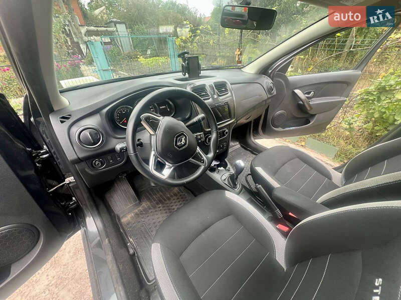 Хэтчбек Renault Sandero 2020 в Петропавловской Борщаговке