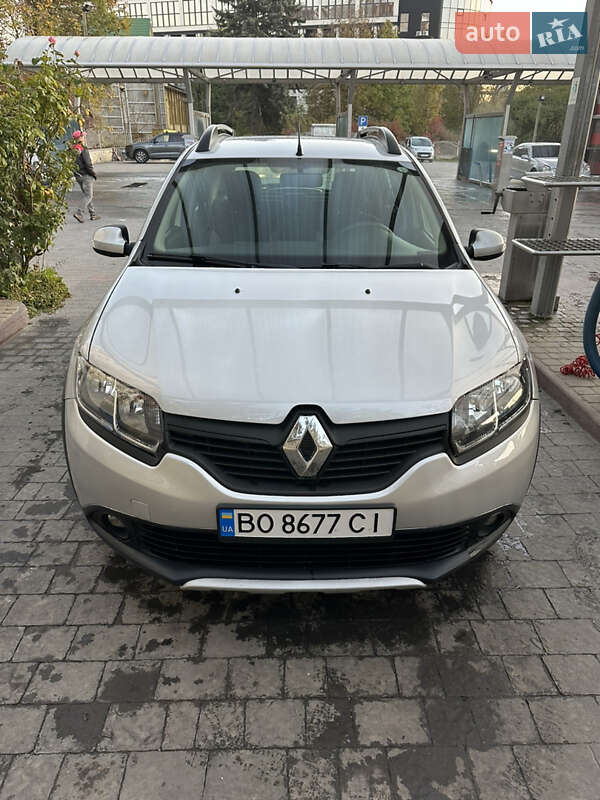 Хэтчбек Renault Sandero 2015 в Запорожье