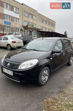 Renault Sandero 2012