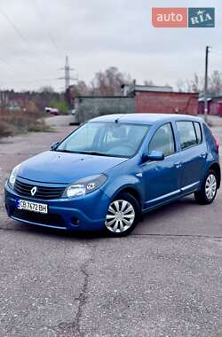 Хетчбек Renault Sandero 2011 в Чернігові