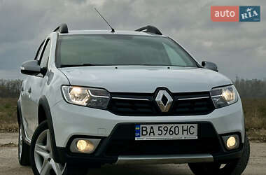 Хетчбек Renault Sandero 2018 в 
