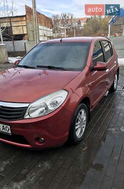 Хэтчбек Renault Sandero 2009 в Черновцах