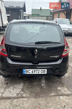 Хэтчбек Renault Sandero 2012 в Сокале