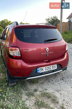 Хэтчбек Renault Sandero 2014 в Ровно