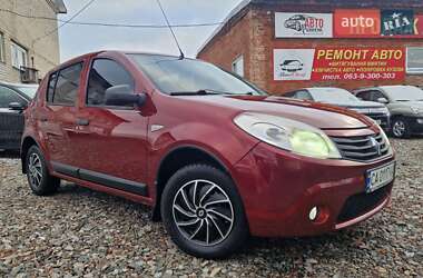 Renault Sandero 2011