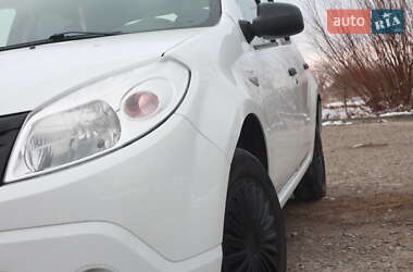 Хетчбек Renault Sandero 2009 в Дрогобичі