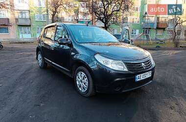 Renault Sandero 2011