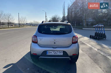 Хэтчбек Renault Sandero 2014 в Южном