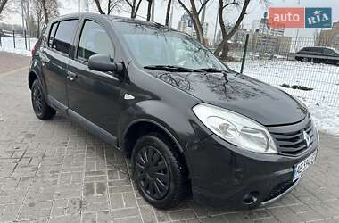 Хетчбек Renault Sandero 2011 в Києві