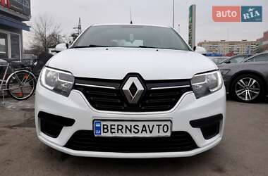 Хэтчбек Renault Sandero 2016 в Львове