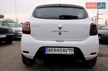 Хэтчбек Renault Sandero 2016 в Львове