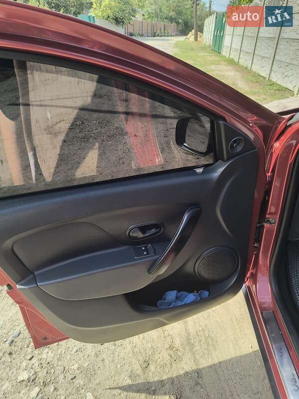 Позашляховик / Кросовер Renault Sandero 2013 в Валках фото 6 Позашляховик / Кросовер Renault Sandero 2013 в Валках